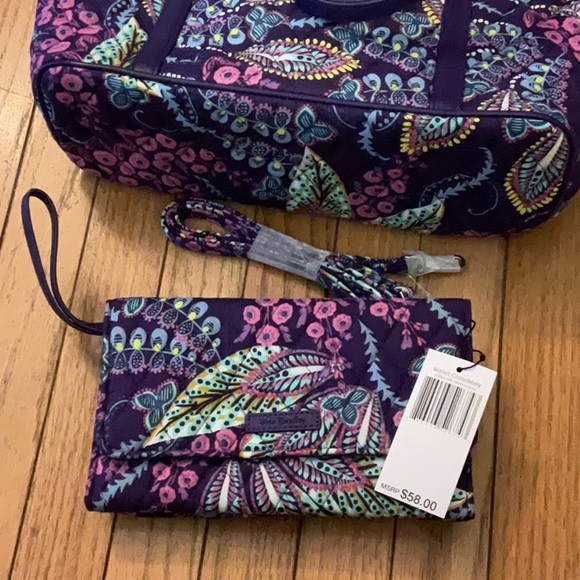 Small Trimmed Vera in Batik Leaves with matching Crossbody Wallet. - Picture 6 of 10